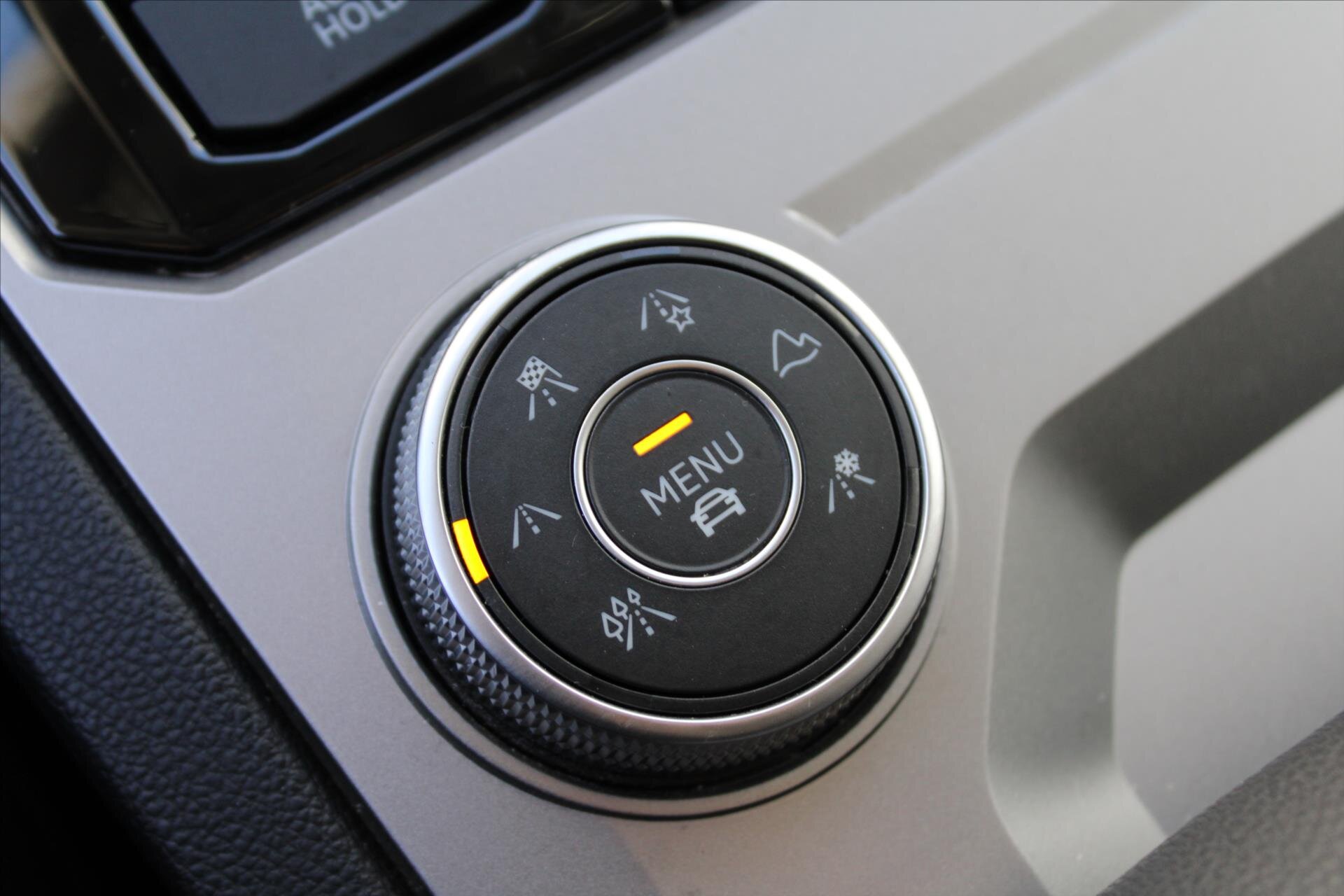 Volkswagen Touareg SUV / Terénní 3,0 l 170 kw