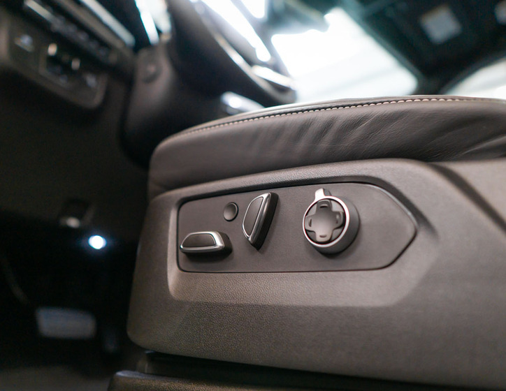 Cadillac Escalade 16