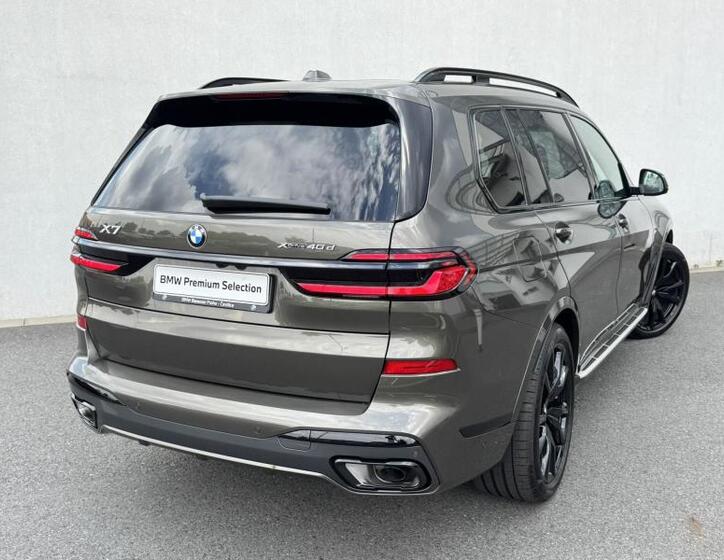 BMW X7 2