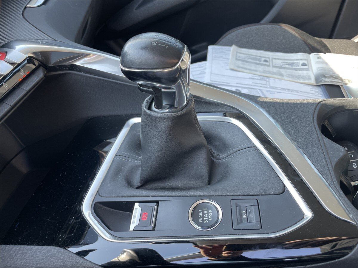 Peugeot 3008 MPV 1,2 l 96 kw