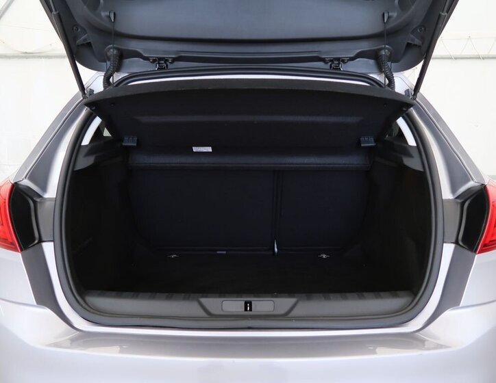Peugeot 308 Hatchback 1,2 l 81 kw
