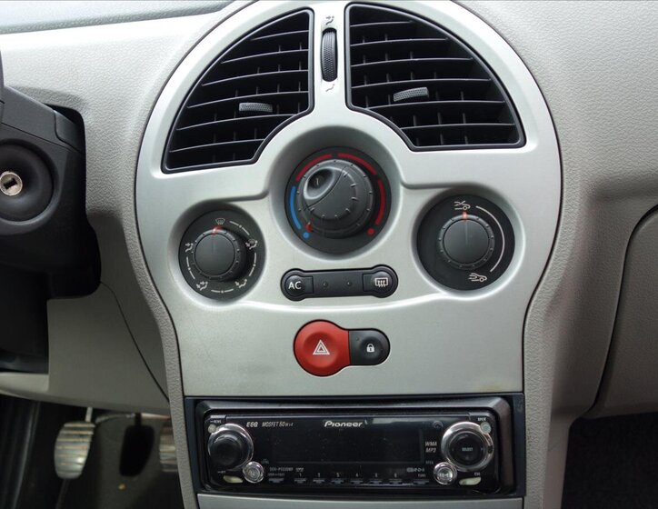 Renault Modus Hatchback 1,5 l 60 kw