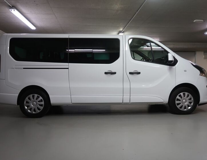 Opel Vivaro 4
