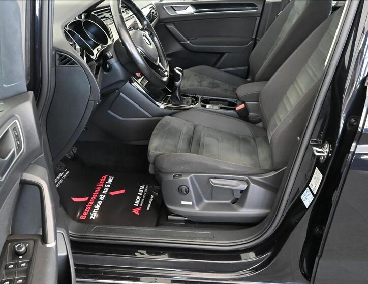 Volkswagen Touran 9
