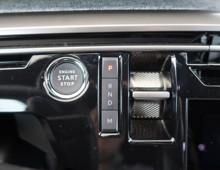 Peugeot 3008 SUV / Terénní 1,2 l 100 kw