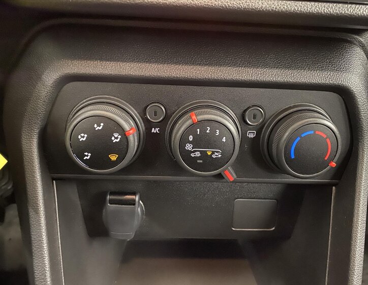 Dacia Sandero Hatchback 999,0 67 kw