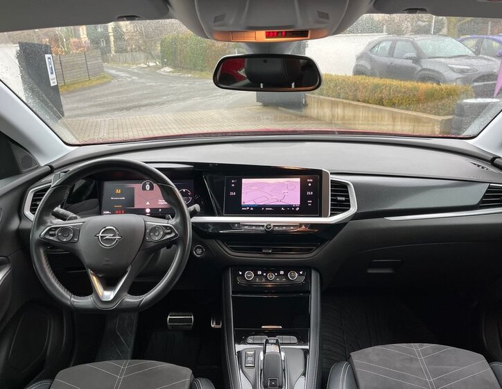 Opel Grandland SUV 1,2 l 96 kw