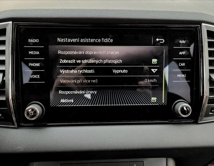 Škoda Karoq SUV / Terénní 1,6 l 85 kw