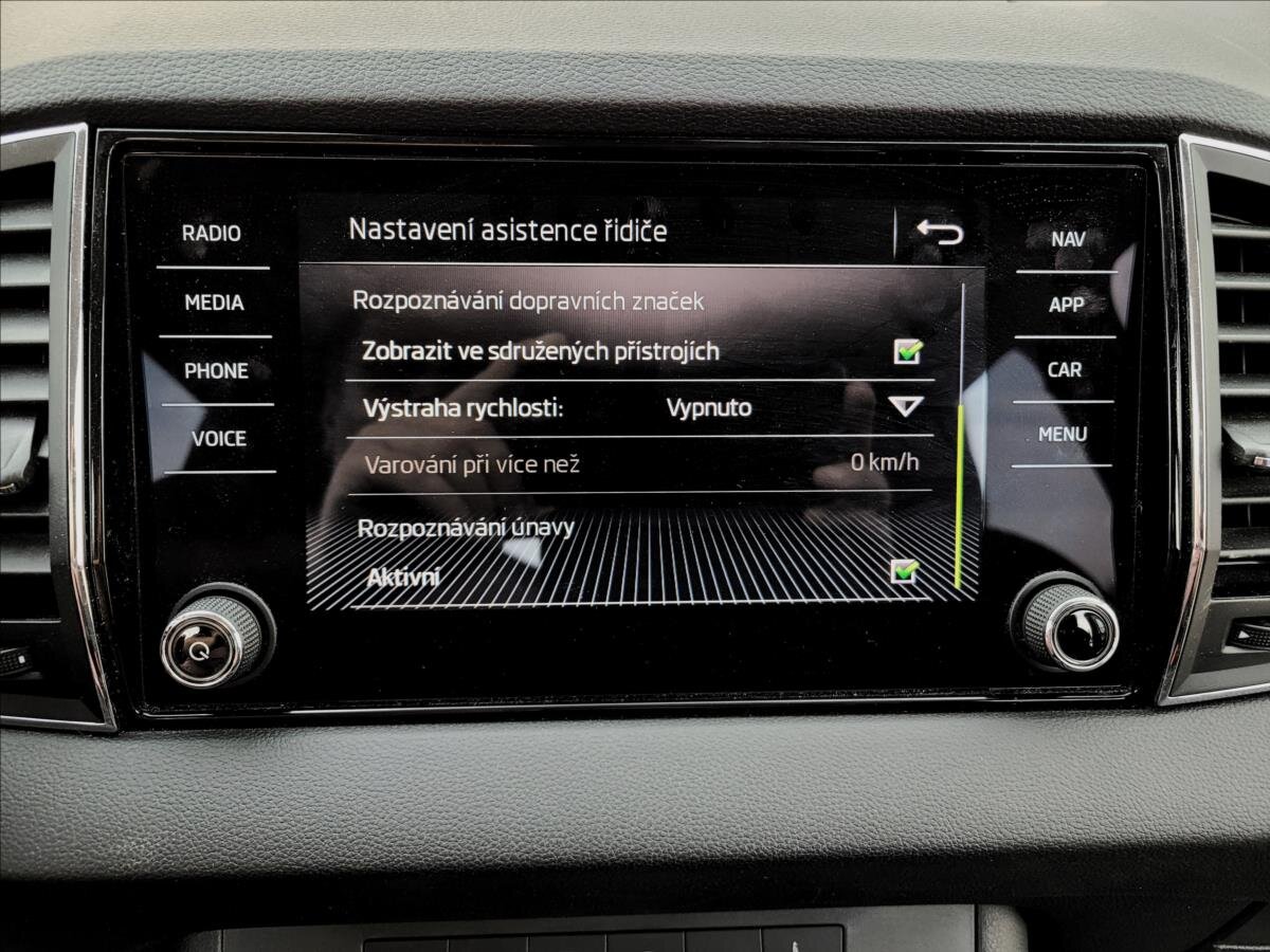 Škoda Karoq SUV / Terénní 1,6 l 85 kw