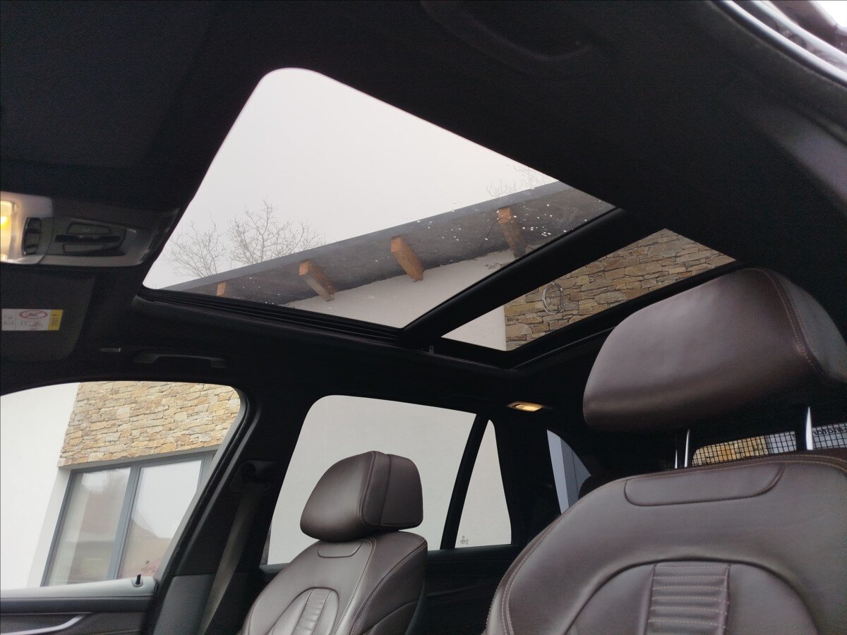 BMW X5 SUV 3,0 l 280 kw