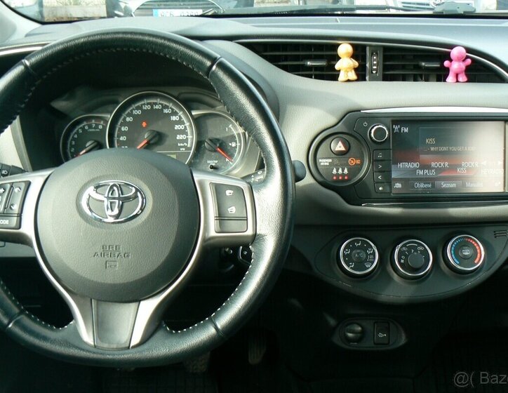 Toyota Yaris 9