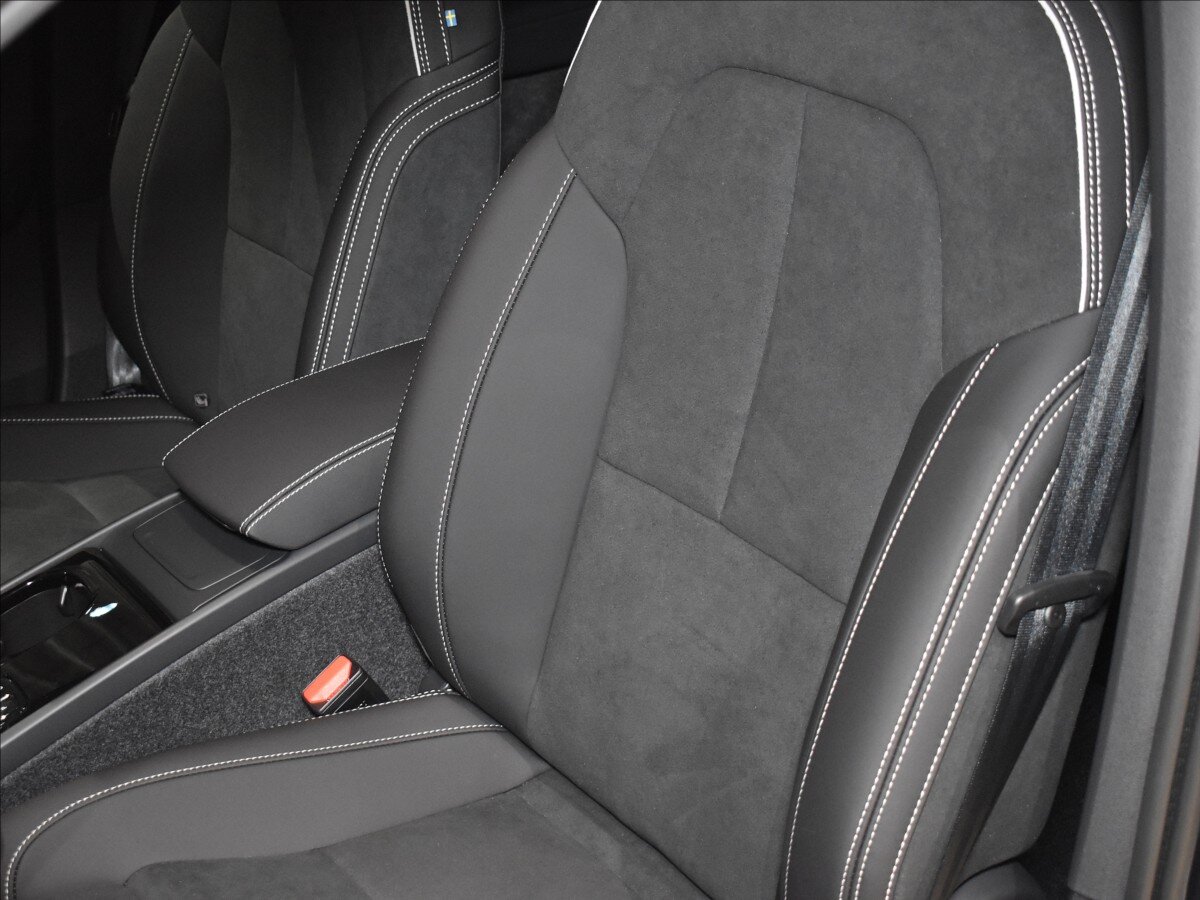 Volvo EC40 SUV 0,0 185 kw