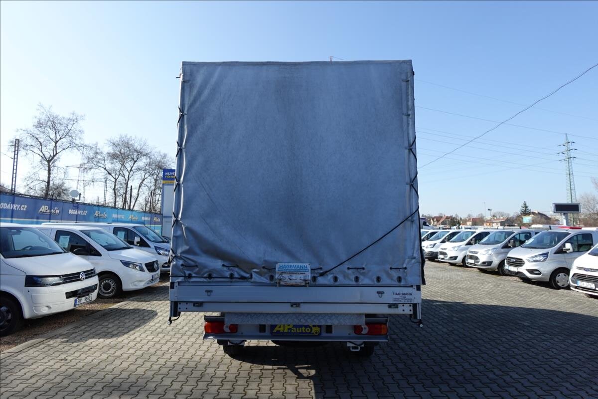 Peugeot Boxer Valník 2,2 l 121 kw