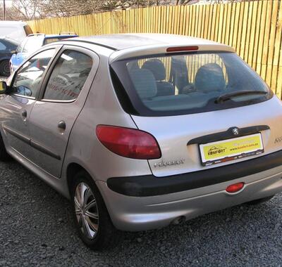 Peugeot 206 4