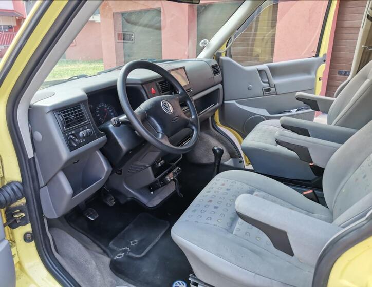 Volkswagen Multivan 12
