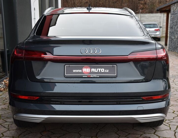 Audi e-tron SUV 0,0 300 kw