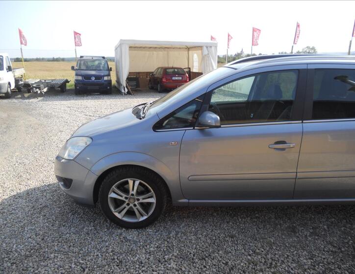 Opel Zafira 10