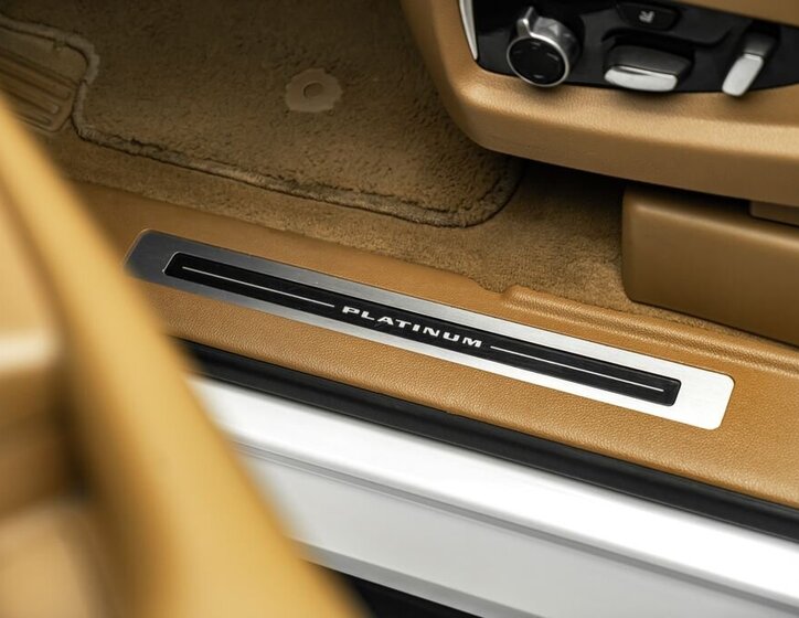 Cadillac Escalade SUV / Terénní 6,2 l 313 kw