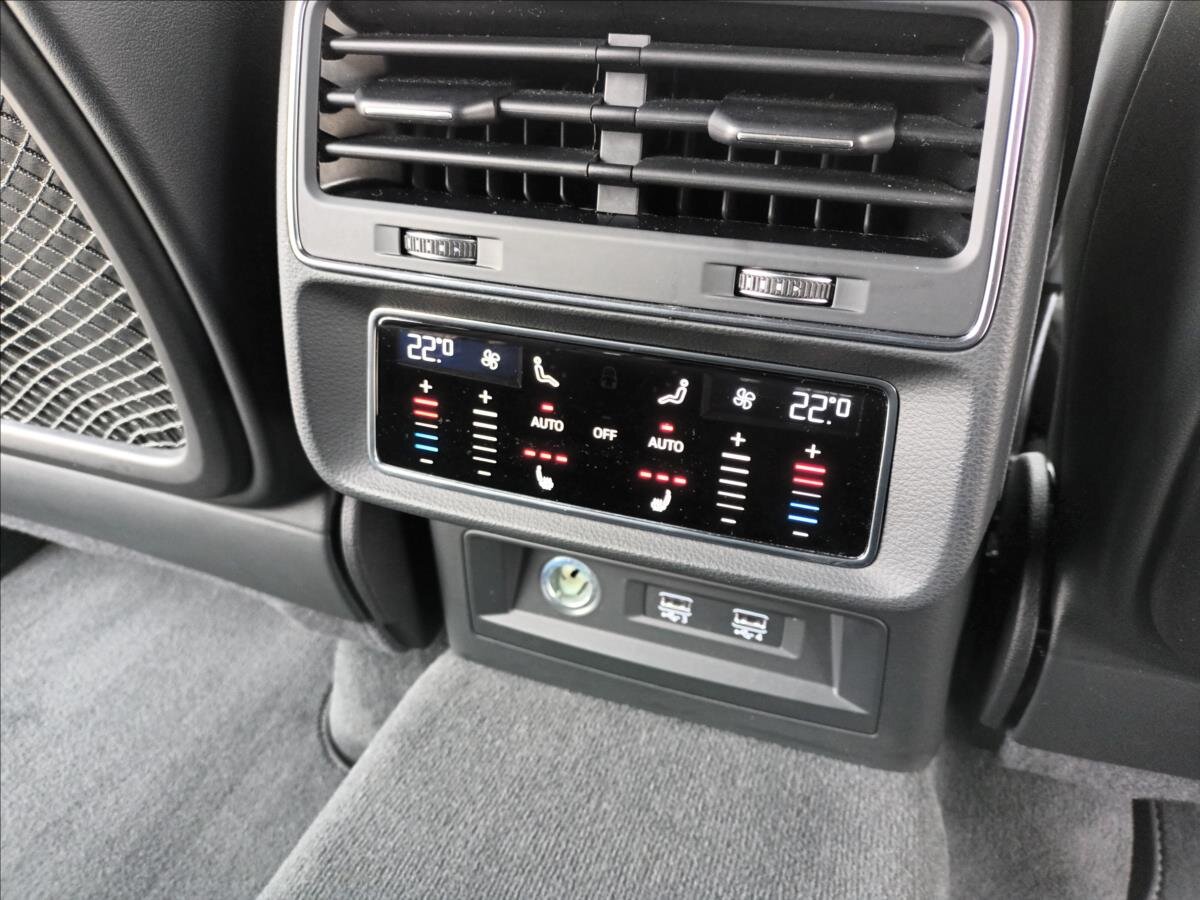 Audi SQ8 SUV / Terénní 4,0 l 320 kw