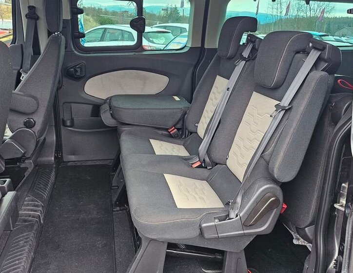 Ford Tourneo Custom VAN-Minibus 2,0 l 96 kw