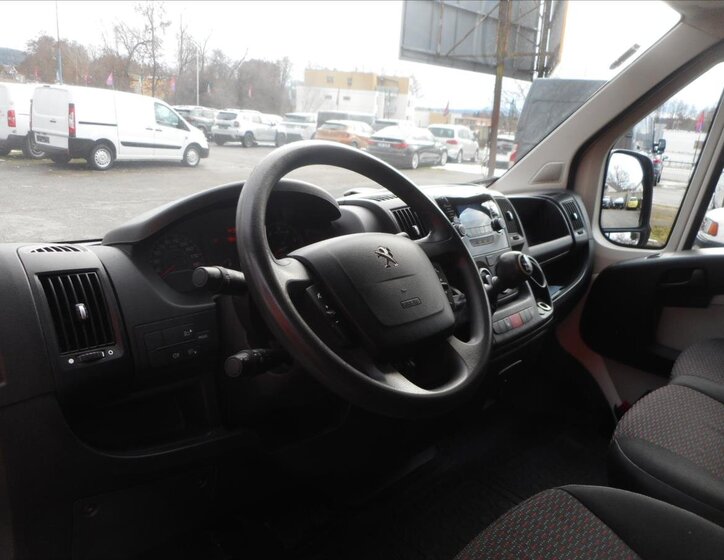 Peugeot Boxer 9