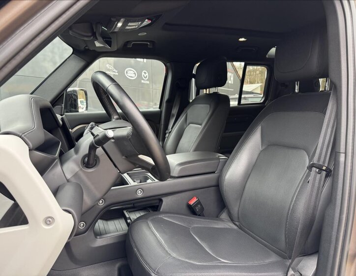 Land Rover Defender Ostatní 3,0 l 221 kw