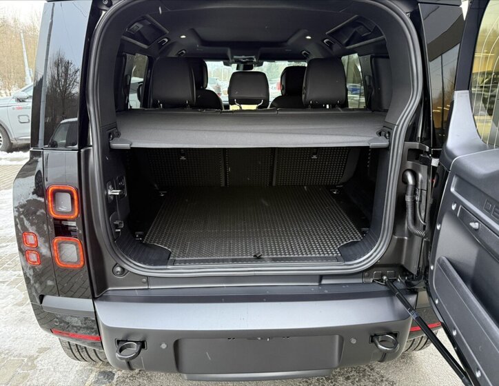 Land Rover Defender SUV 3,0 l 257 kw