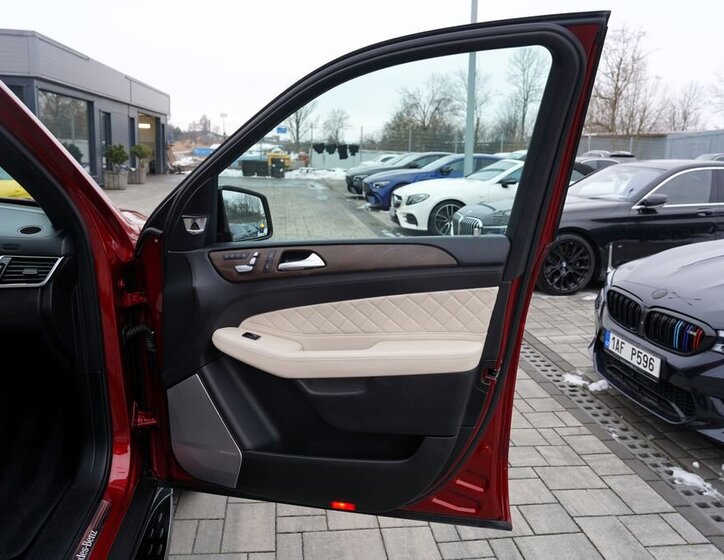 Mercedes-Benz GLS SUV 3,0 l 190 kw