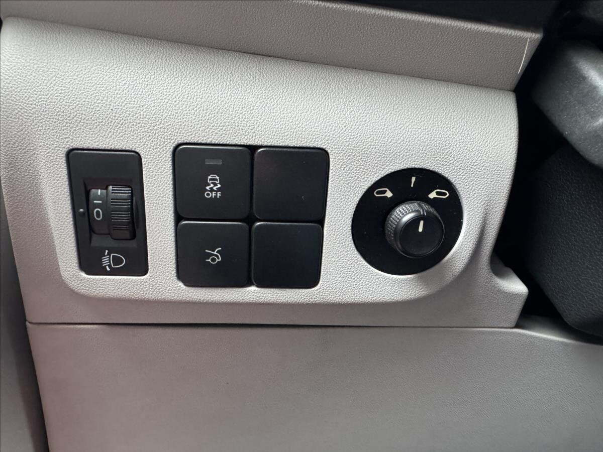 Peugeot 301 Sedan / Limuzína 1,6 l 85 kw