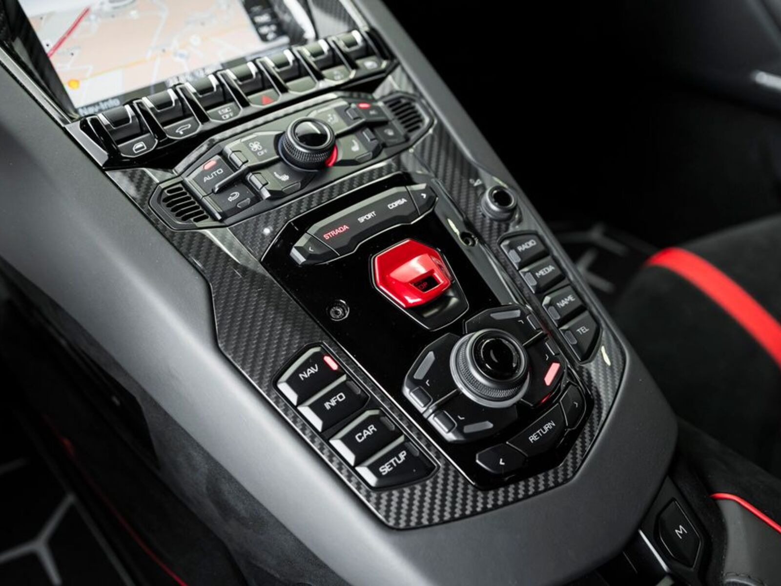 Lamborghini Aventador 33