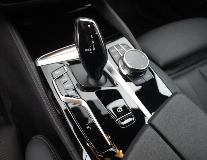 BMW Řada 5 Kombi 3,0 l 210 kw