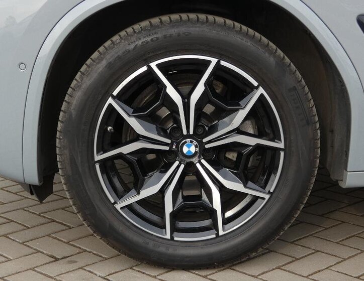 BMW X3 SUV / Terénní 2,0 l 140 kw