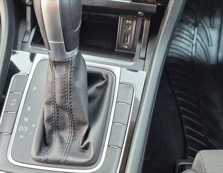 Volkswagen Golf Kombi 1,6 l 77 kw