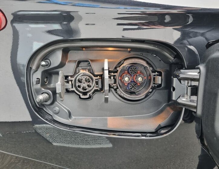 Mitsubishi Outlander SUV 2,4 l 165 kw