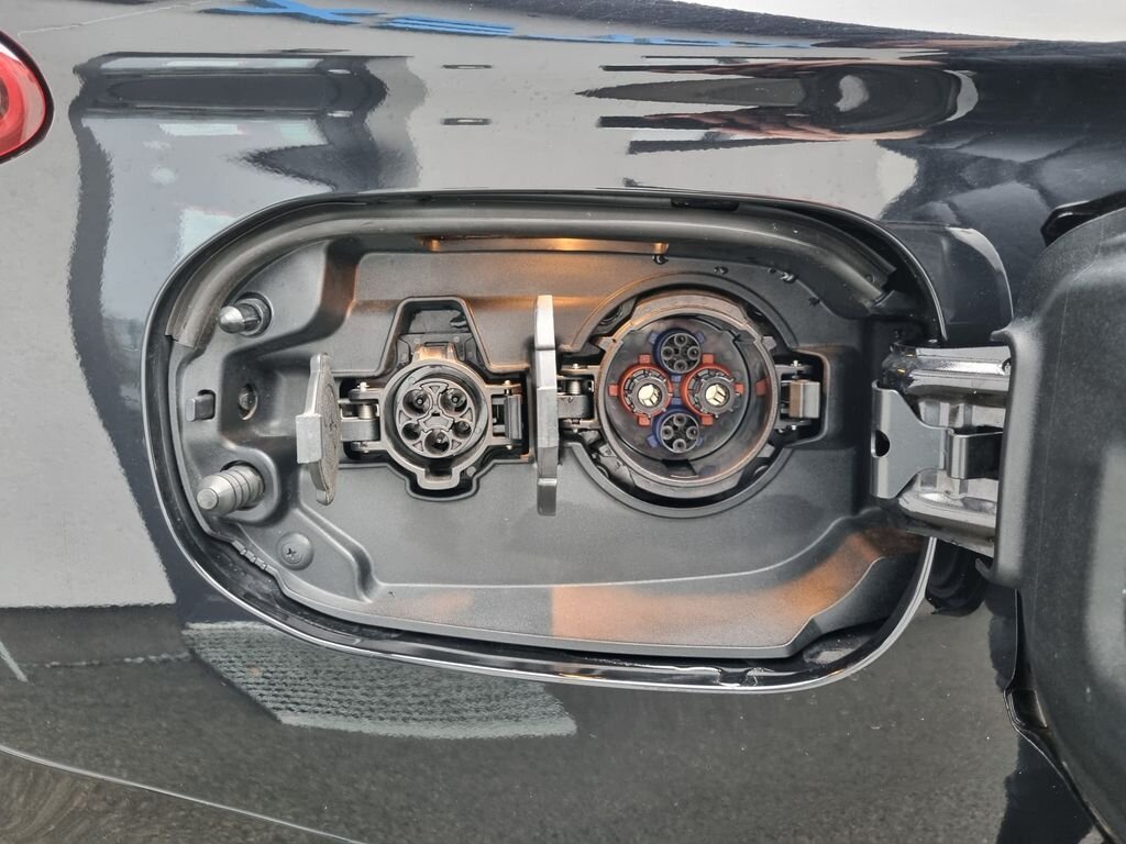 Mitsubishi Outlander SUV 2,4 l 165 kw