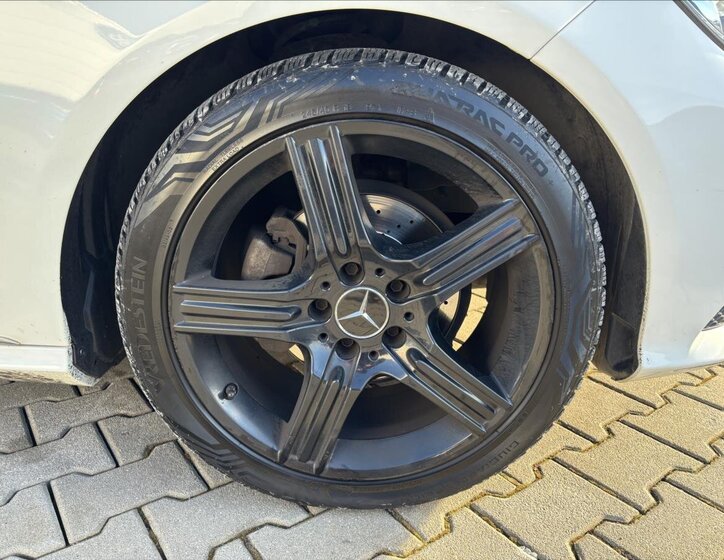 Mercedes-Benz Třídy E Kombi 2,1 l 125 kw