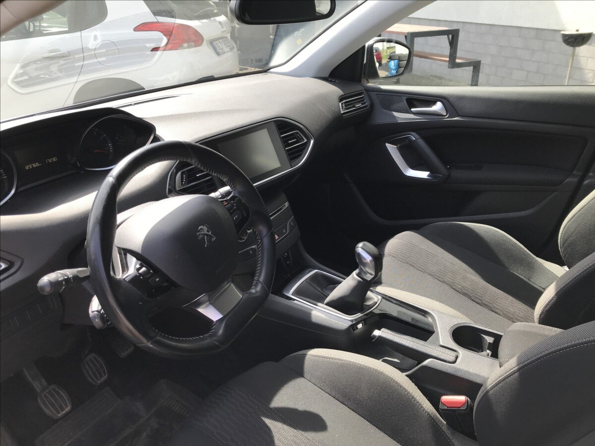 Peugeot 308 Kombi 1,2 l 81 kw
