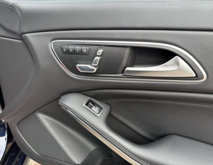 Mercedes-Benz CLA 12