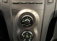 Toyota Yaris Hatchback 998,0 51 kw
