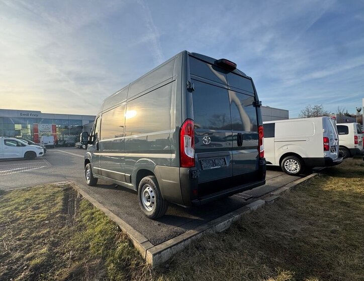 Toyota Proace Max Skříň 2,2 l 106 kw