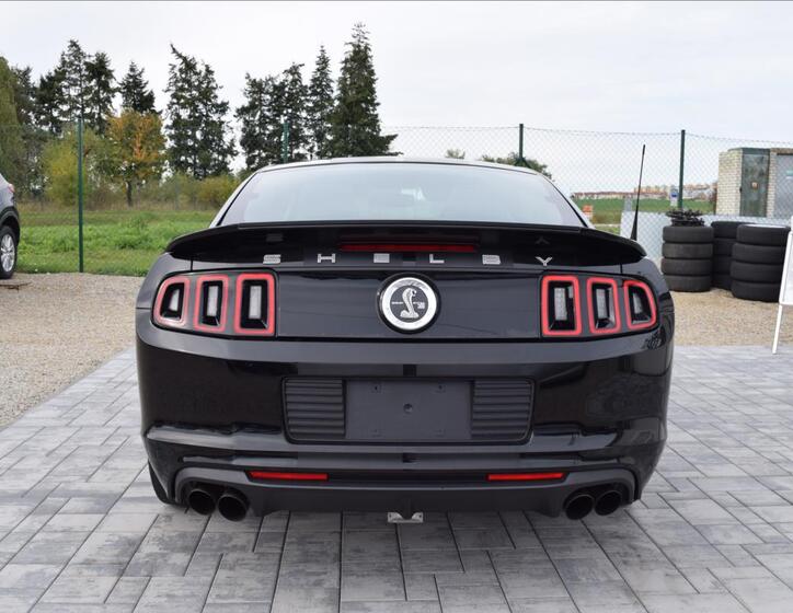 Ford Mustang 6