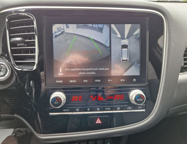 Mitsubishi Outlander SUV / Terénní 2,4 l 165 kw