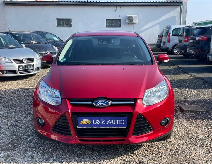 Ford Focus Hatchback 998,0 92 kw