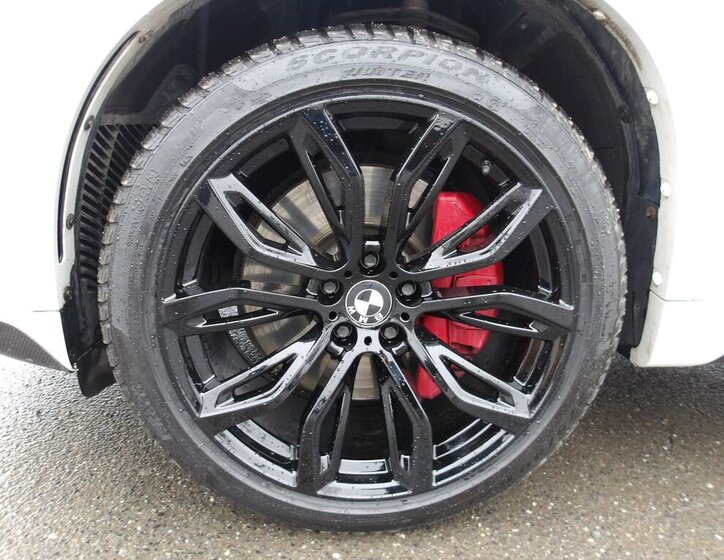 BMW X5 SUV 3,0 l 280 kw