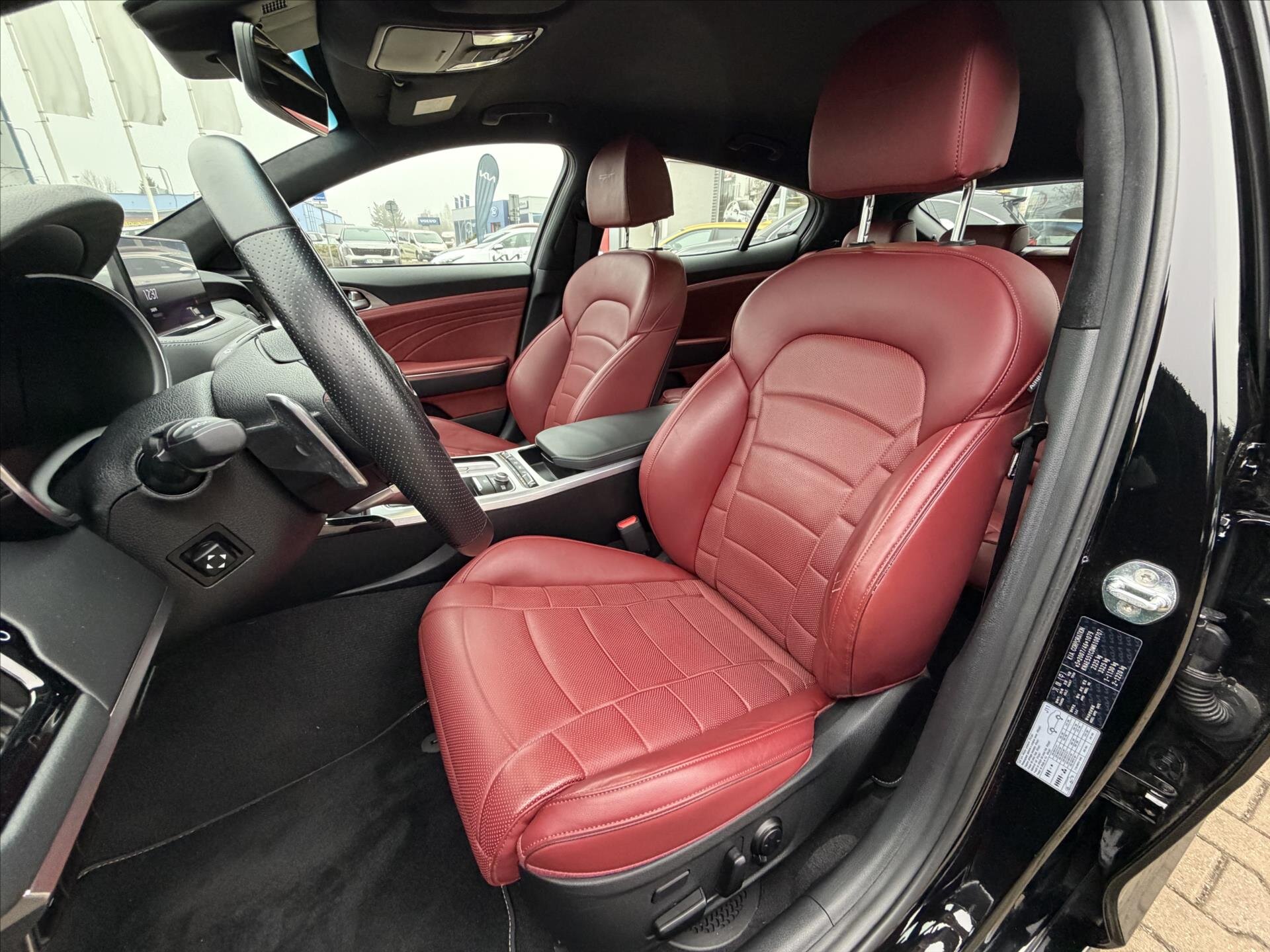 KIA Stinger Hatchback 3,3 l 269 kw