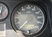 Land Rover Defender 22