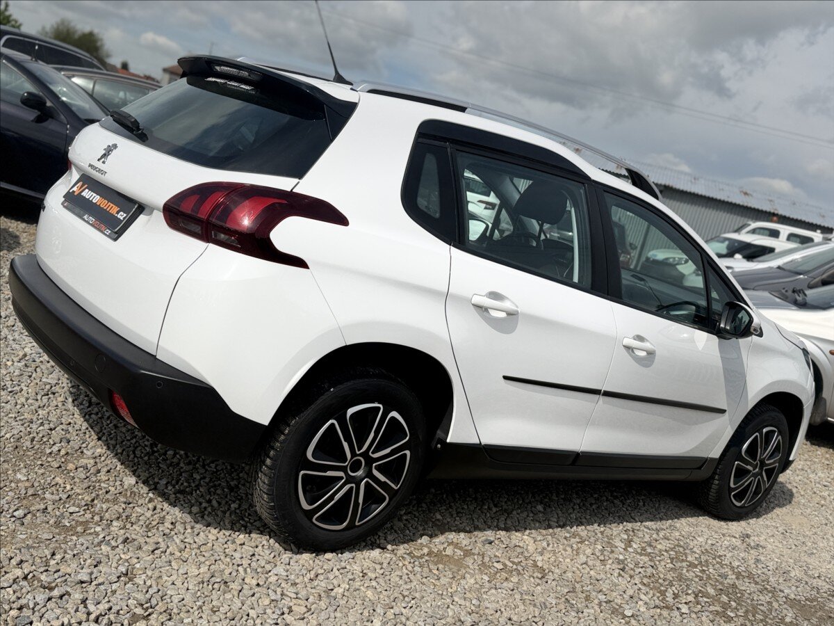 Peugeot 2008 SUV / Terénní 1,2 l 61 kw