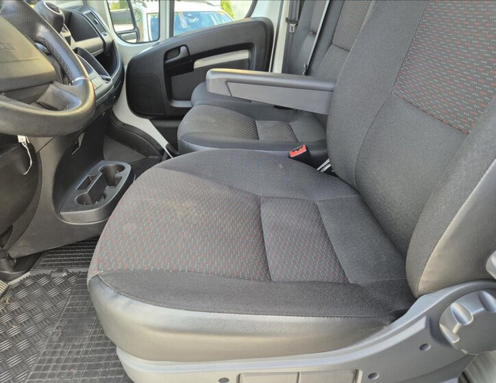 Peugeot Boxer Skříň 2,2 l 121 kw