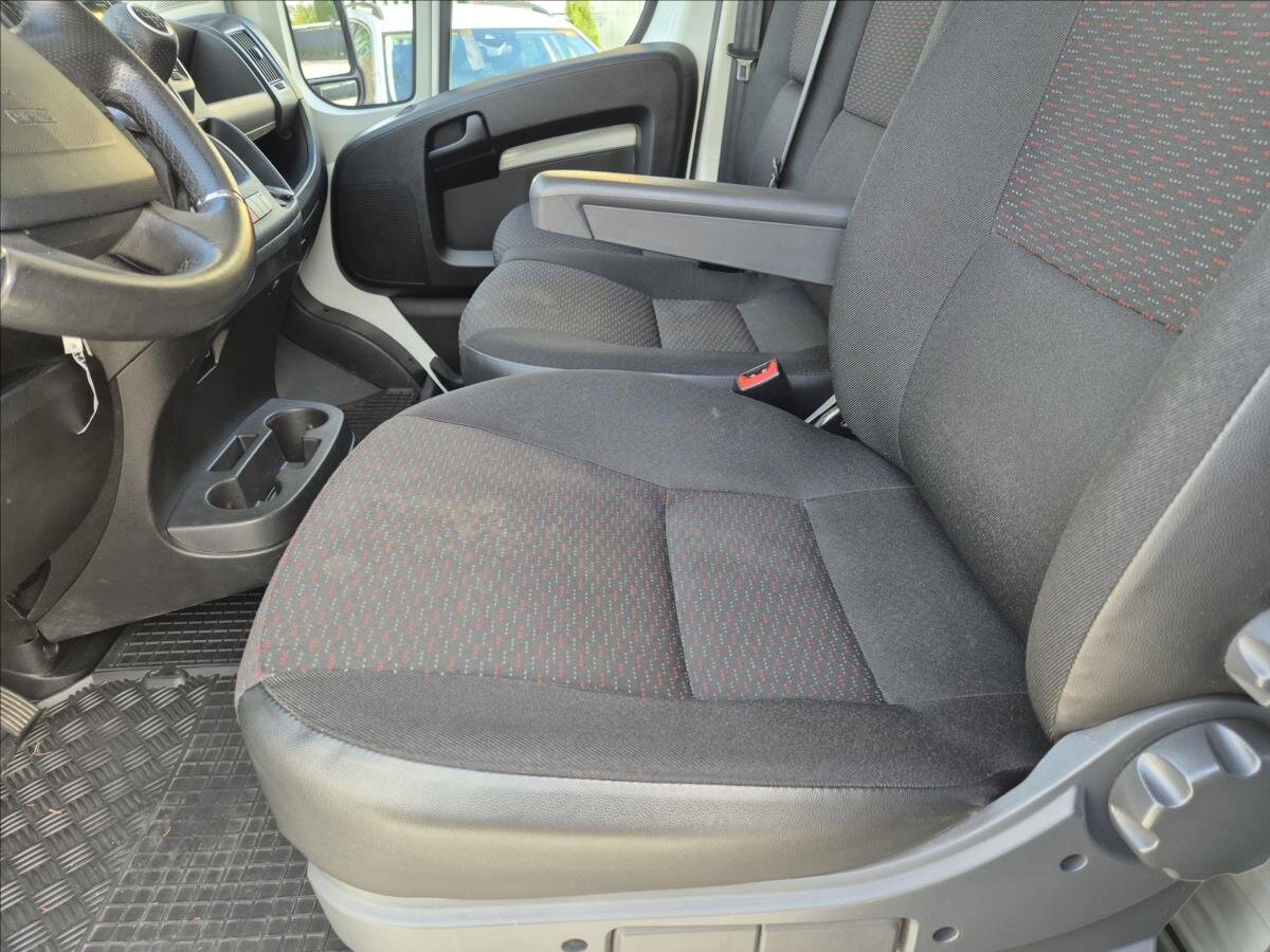 Peugeot Boxer Skříň 2,2 l 121 kw