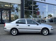 Mitsubishi Carisma 4